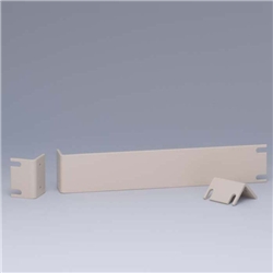 ハーフサイズ機器用ラックマウントキット