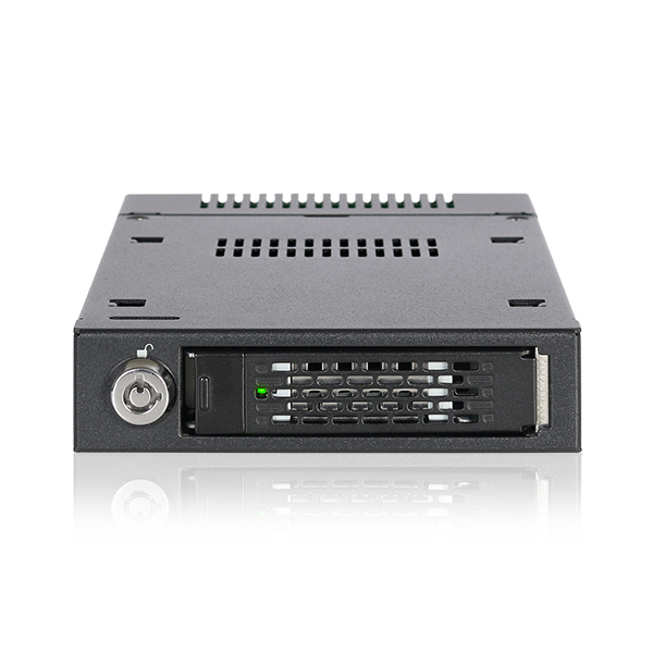 ICYDOCK　M.2 NVMe SSD搭載用 リムーバブルケース PCIe 4.0対応　3.5インチベイサイズ