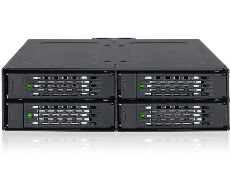 ICYDOCK　4x2.5インチSATA SSD/HDD搭載用リムーバブルケース　5.25インチベイサイズ